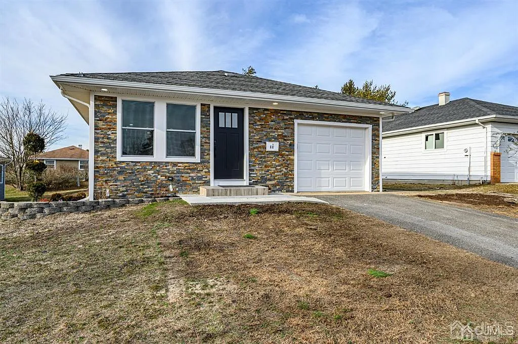 11 Saint David Dr photo 1