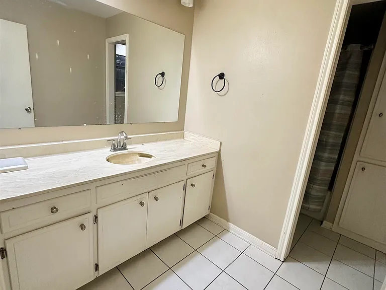 3572 Madeira Dr — Photo 11