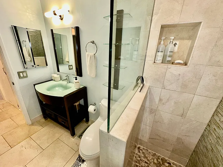 960 Larrabee St #222 — Photo 15