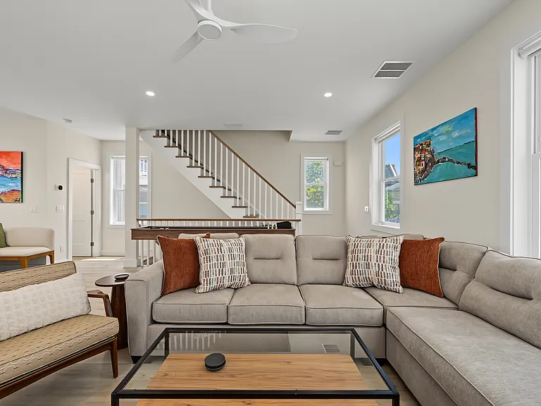 113 N Brighton Ave — Photo 8