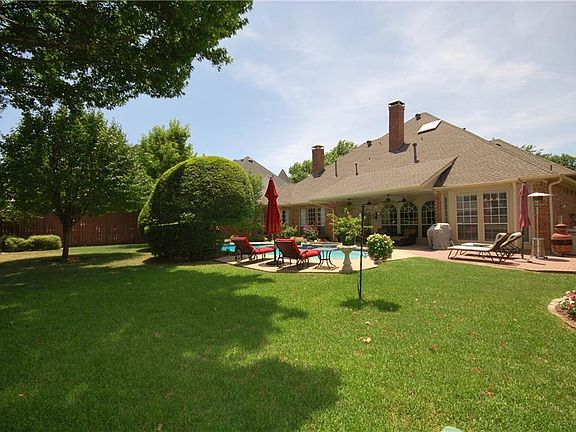 2nd image of 1608 Thistledown Dr