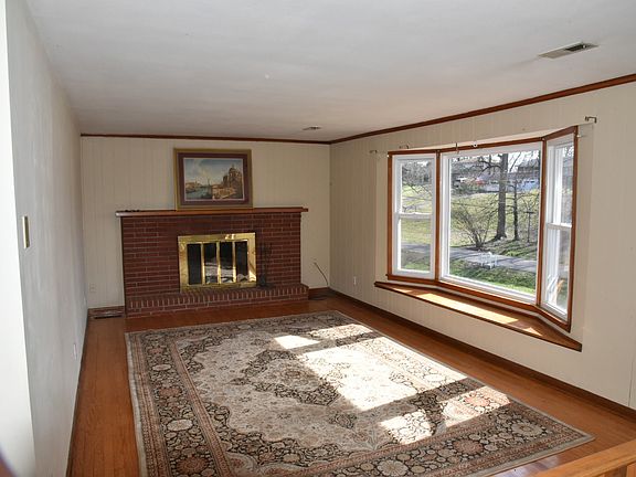5th image of 2005 Wintergreen Dr