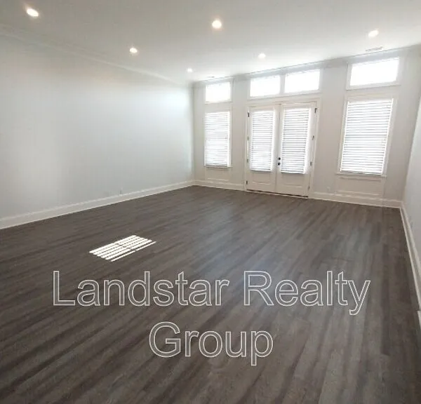 10514 Meeting St #201 — Photo 25