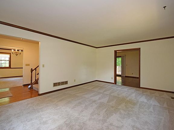 2nd image of 6261 Sweet Briar Ct