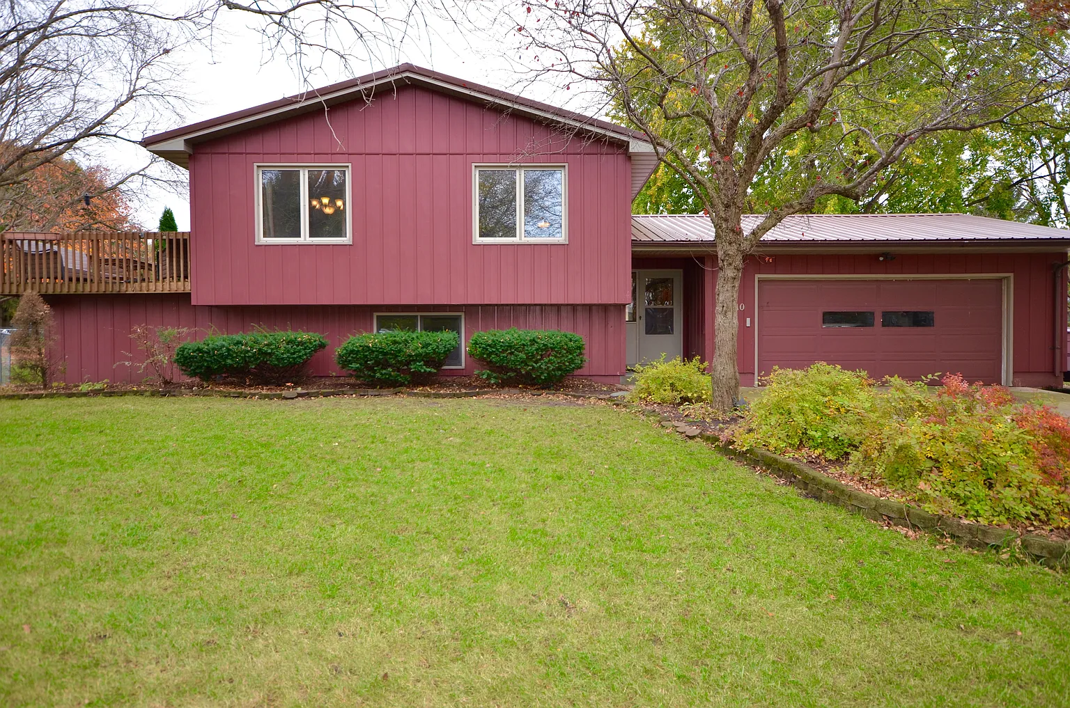 310 Thelma St photo 1