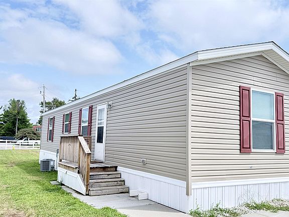 2nd image of 5702 N 16th St #81