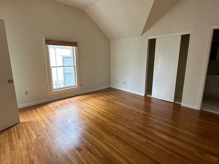 2614 California St #5 — Photo 4