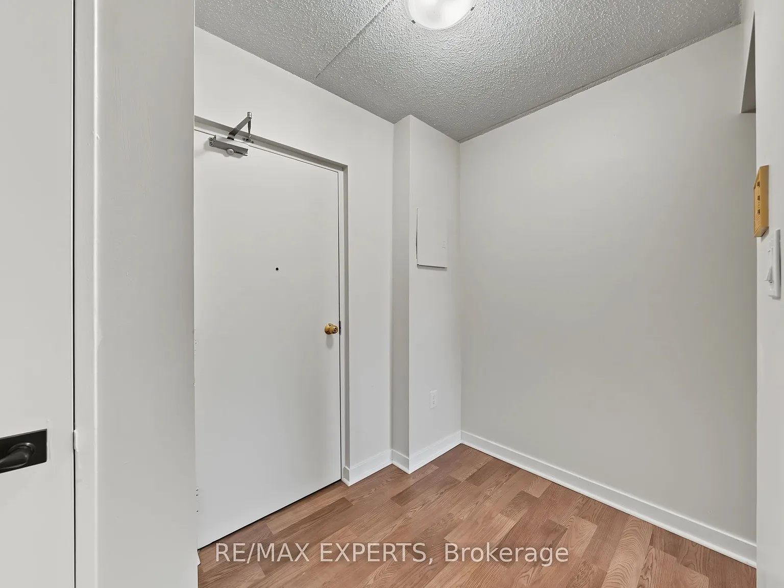 2 bed, $2,000 — Photo 4
