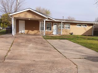 407 Lahoma Dr, Bartlesville, OK 74003