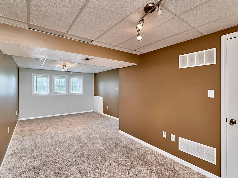 6001 La Chateau Ct — Photo 24