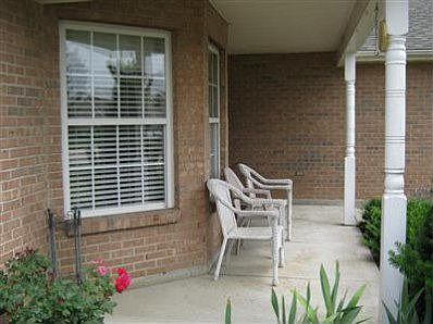 3rd image of 120 Zachery Dr
