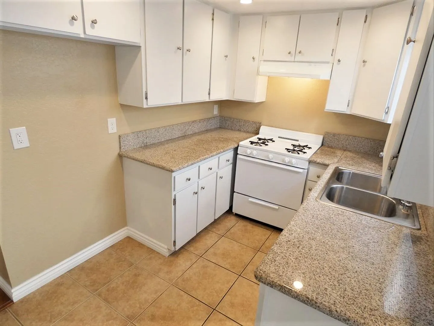 LK4108 — Photo 2