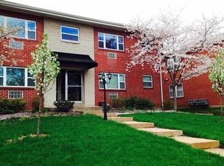 10130 Manchester Rd APT C, Kirkwood, MO 63122