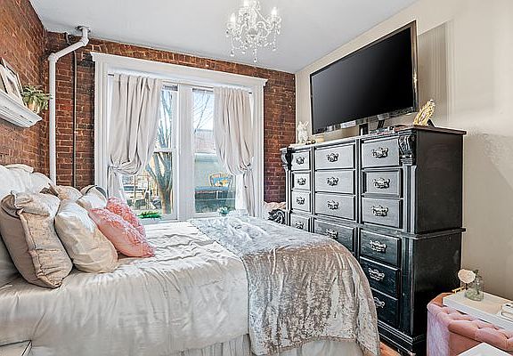 5th image of 101 Charles St #1E