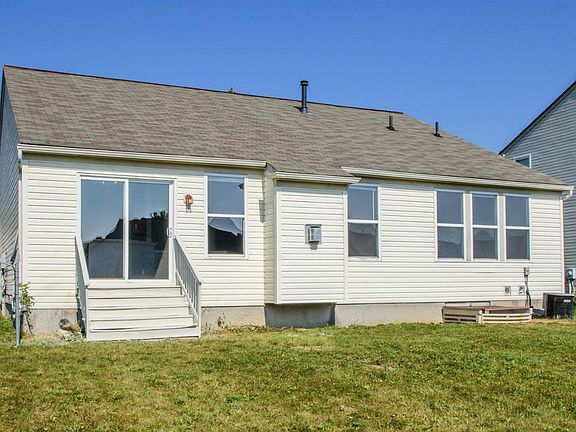 3rd image of 7845 Newbury Dr