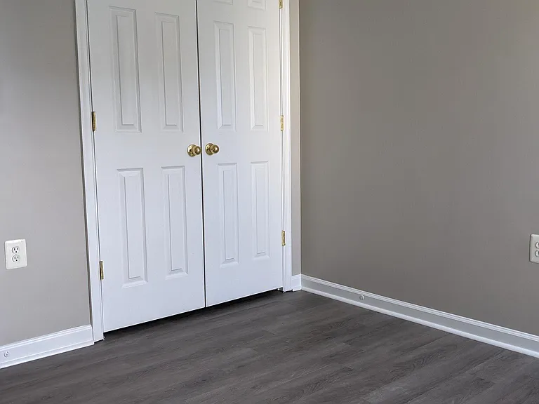 411 Hanrahan Ct SE — Photo 31