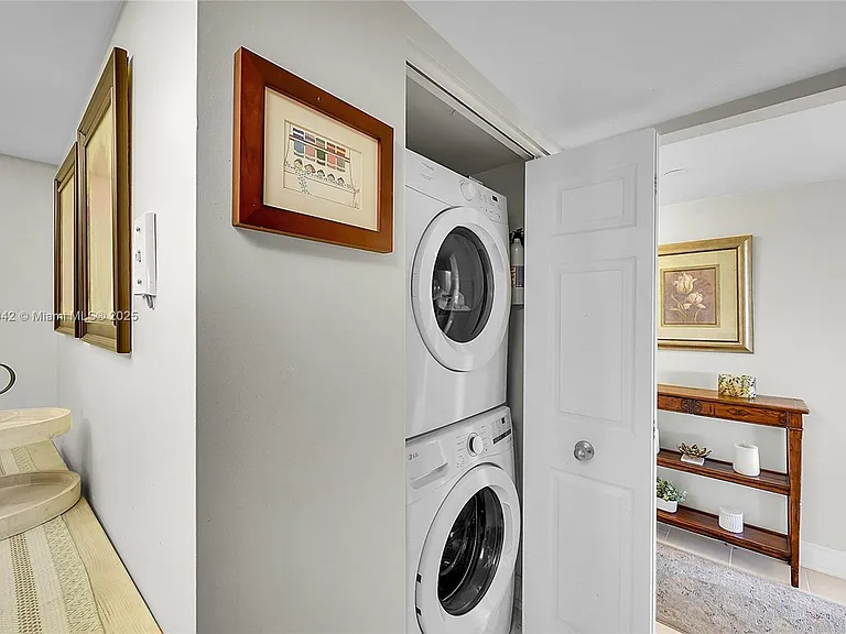 3200 N Port Royale Dr N #1009 — Photo 43