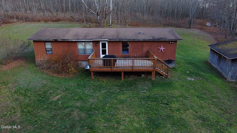 3rd image of 1099 W Hill Road
