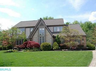 140 Briarbend Ct, Powell, OH