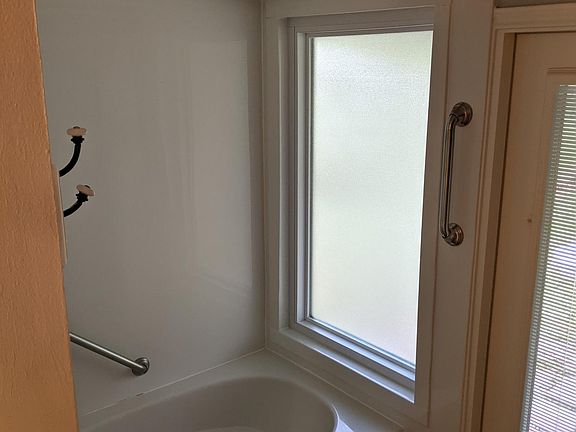 5th image of 12502 Oak Plaza Dr