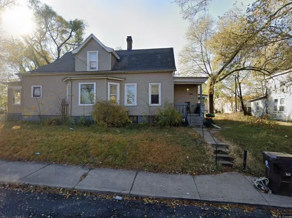 1104 W Smith St, Peoria, IL 61605