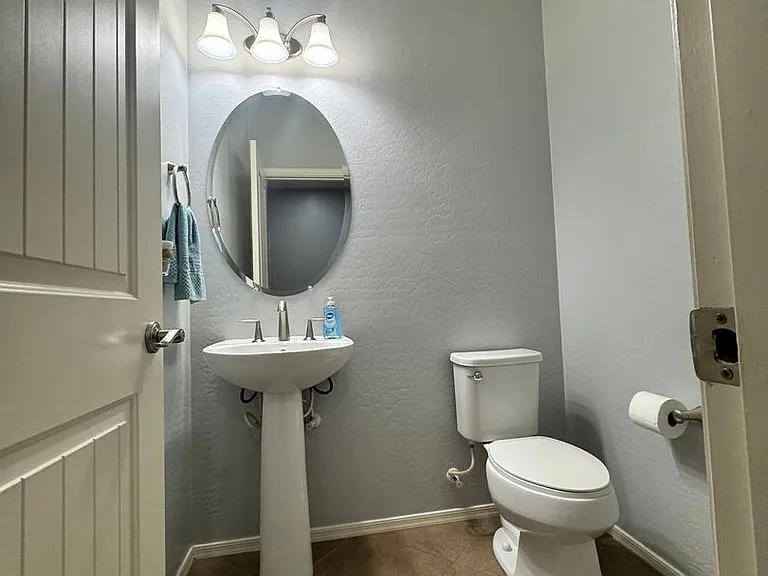 12055 W Tether Trl — Photo 8