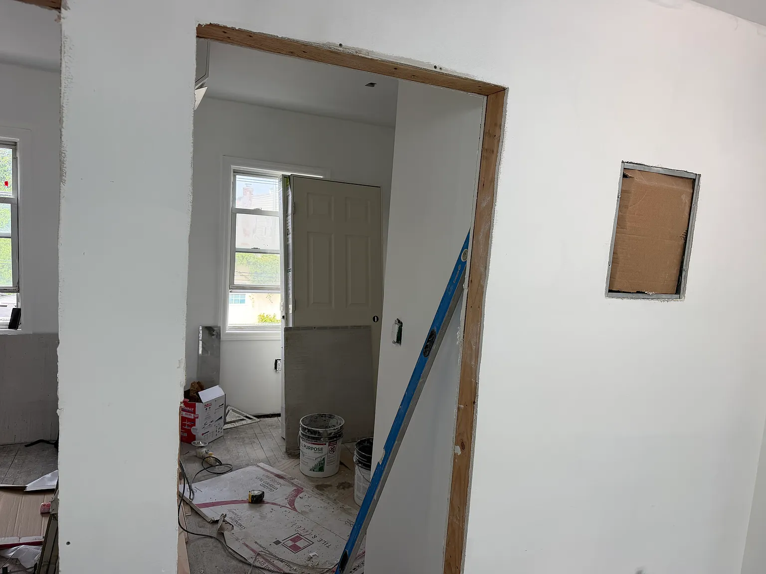 3 bed, 1200 sqft, $3,500 — Photo 4