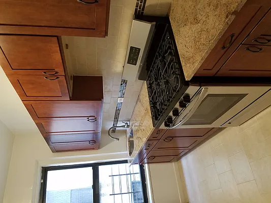 Rented by HFF Realty LLC | media 1