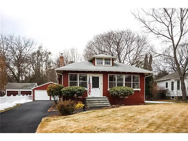 145 Cutspring Rd photo 1