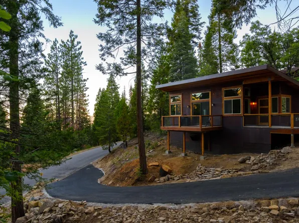 7436 Yosemite Park Way, Yosemite National Park, CA 95389