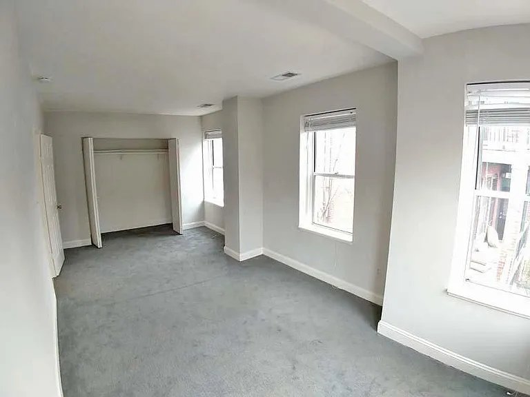 711 G St NE #2 — Photo 12