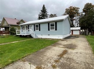 11407 S Lackawanna St, Wayland, NY 14572