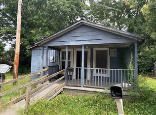 510 Hunters Ct, Laurens, SC 29360