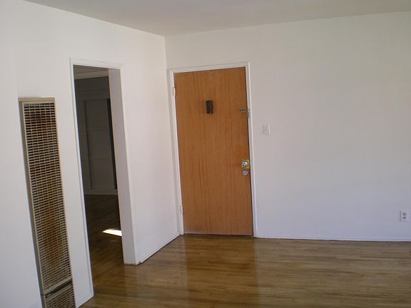 3rd image of 1519 S Wooster St