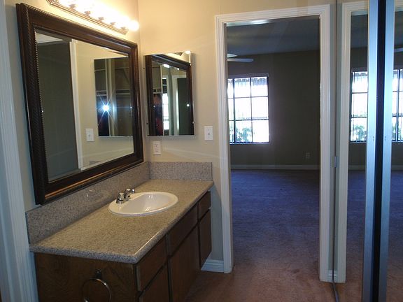 5th image of 108 N Hidalgo Ave APT 201