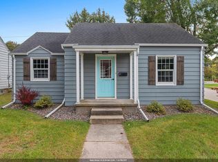 2241 La Follette Ave, Manitowoc, WI 54220