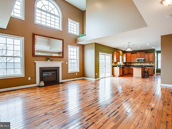 4th image of 130 Coachman Cir
