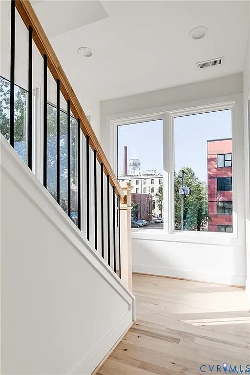 3 bed, 2.5 bath, 1464 sqft, $2,700 — Photo 1