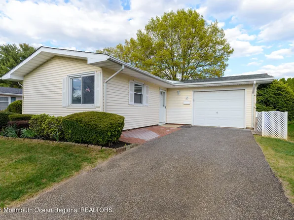 12 Poe Road, Brick, NJ 08724