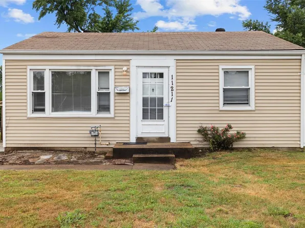 11211 Saint Damian Dr, Saint Ann, MO 63074