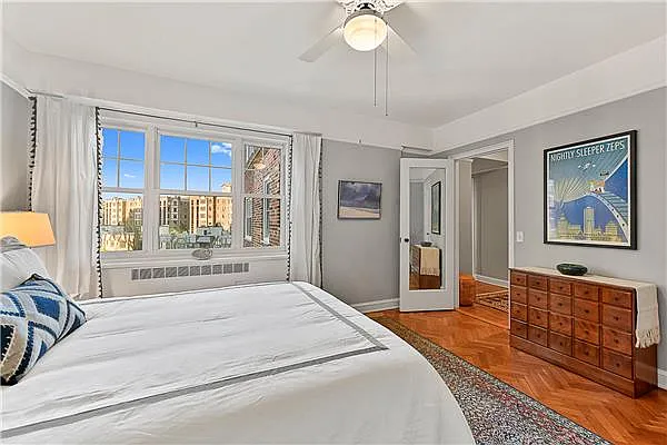 Sold by Exclusive Properties Sotheby's International Realty | media 37