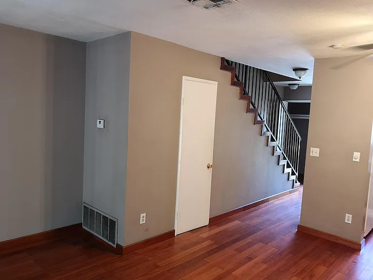 13429 1/2 Village Dr — Photo 1