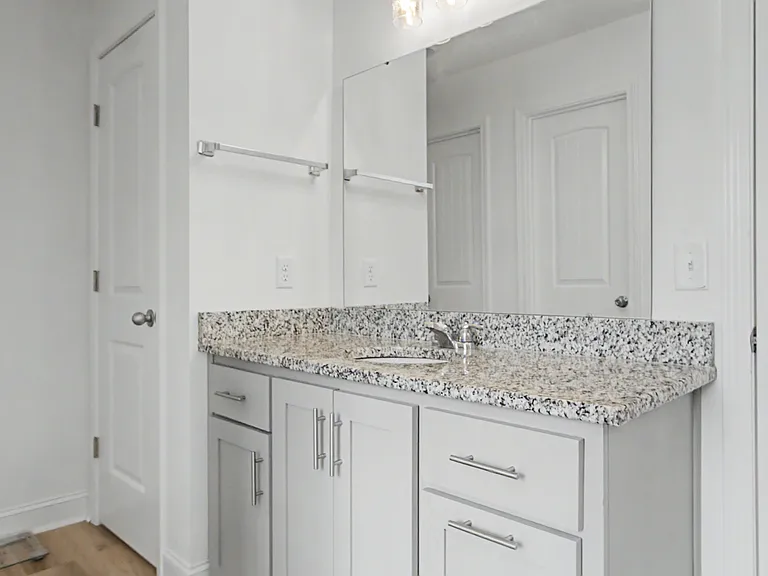76 Saint Johns Ct — Photo 33