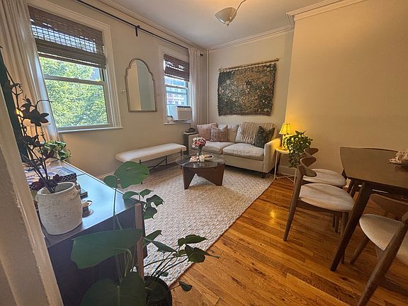 4th image of 137 Quincy St #2