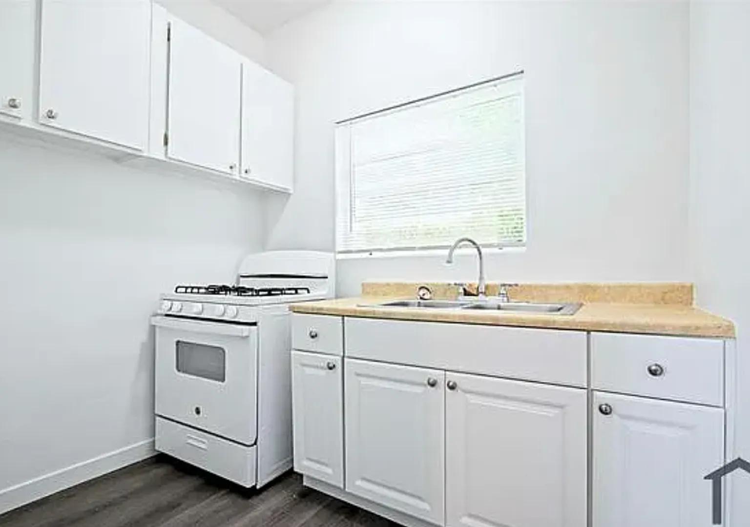 HKP 1318 S. Pacific Ave. — Photo 2