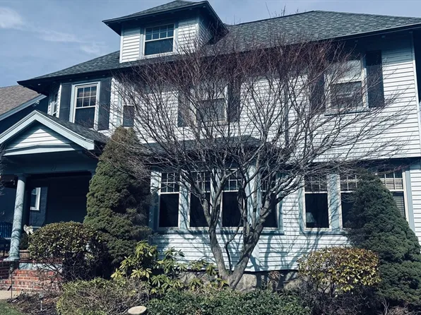 27 Richwood St, West Roxbury, MA 02132