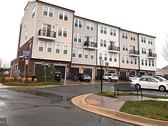 3rd image of 42716 Darala Dr