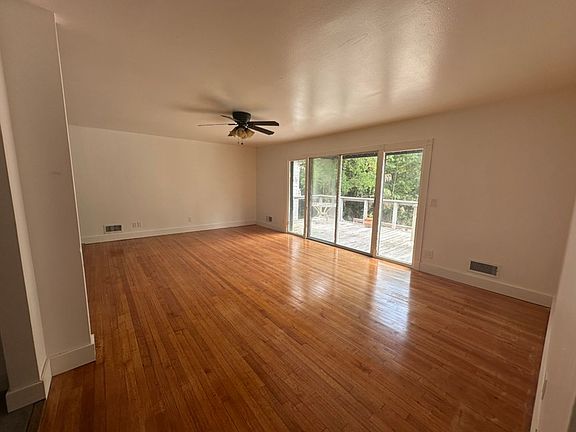 4th image of 2306 Don Andres Ave