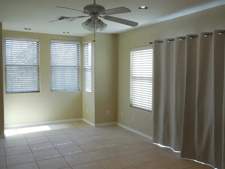746 S Beck Ave — Photo 7