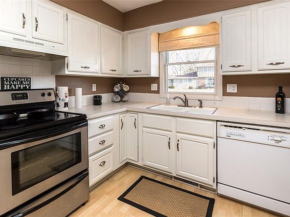 4th image of 1064 39th St